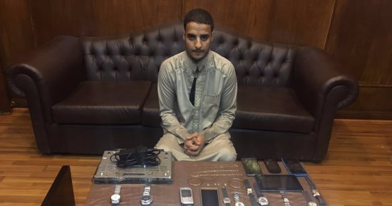 القبض على عاطل وراء سرقة مجوهرات وأموال وأجهزة من داخل الشقق بعين شمس