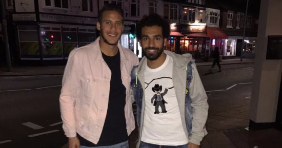 محمد صلاح مع رمضان صبحى فى لندن قبل انضمامها لمعسكر المنتخب