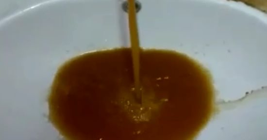 قارئ يشكو من تلوث مياه الشرب فى منطقة الخصوص 