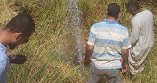 بالصور.. شركة مياه الأقصر تبدأ خطة غسيل الشبكات بمدينة إسنا