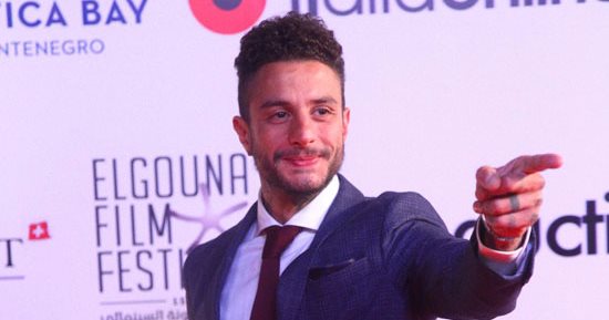 "الجنح" تبحث اليوم قانونية إلزام أحمد الفيشاوى بأجر حضانة ابنته