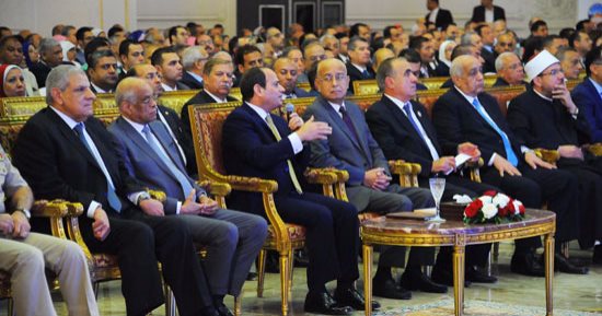 بالفيديو والصور.. السيسى عن زواج القاصرات: "إحنا قاسيين أوى على بناتنا.. بينهن مطلقات وأرامل"