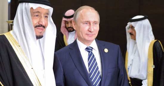 ملك السعودية فى ضيافة "الكرملين".. الدب الروسى يسعى لمرحلة جديدة فى العلاقات بالمملكة من خلال زيارة تاريخية والأولى لخادم الحرمين.. وتوقيع اتفاقيات حديثة وملفات إيران وسوريا على طاولة المناقشات