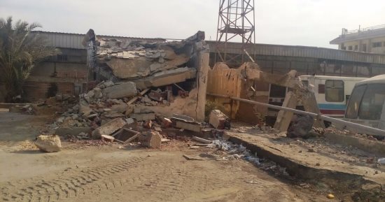 بالصور.. جهاز القاهرة الجديدة يهدم جراج "مواصلات مصر".. الشركة: تعاقدنا مع هيئة النقل العام على إيجار الأرض بـ500 ألف سنويا وتفاجئنا بعدم ملكيتهم لها.. والمحافظ: المشروع وسيلة حضارية وننسق مع الاسكان لإنجاحه