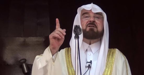 عضو فى اتحاد القرضاوى يحلل المظاهرات فى مصر ويحرمها فى إيران
