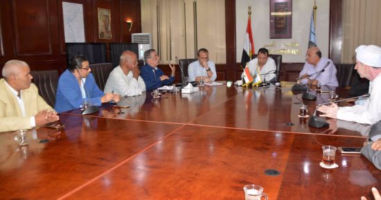 بالفيديو.. محافظ الأقصر يبحث مع ممثلى ائتلاف الأحزاب السياسية حل مشاكل المواطنين