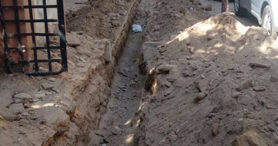 شكوى من أعمال الحفر وإمداد الكابلات على سطح الأرض فى العجوزة بالجيزة