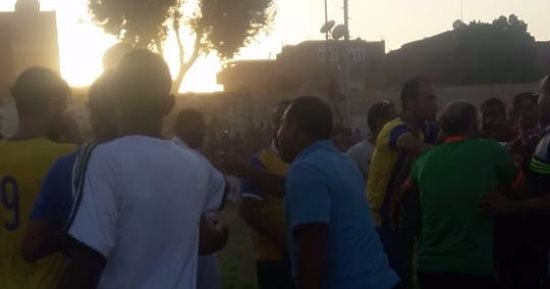 بالصور.. "خناقة" بالأيدى بين لاعبى التعدين والسلام فى دورى المظاليم