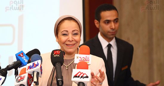 بالصور.. نهاد أبو القمصان: خطة لتأهيل 2000 فتاة بالمحافظات لدخول المجالس المحلية