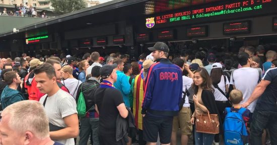 برشلونة يرفض إعادة أموال تذاكر المباريات إلى جماهيره