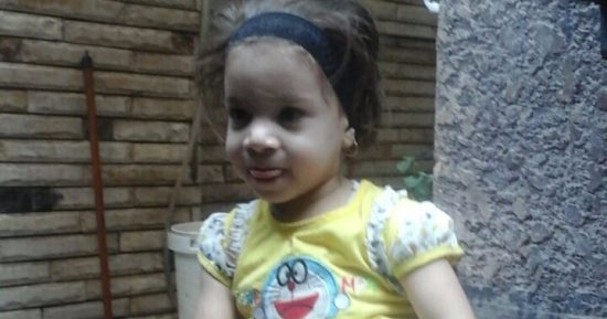 والد الطفلة "سما" يروى تفاصيل محاولة مسن اختطافها قبل القبض عليه بالجيزة
