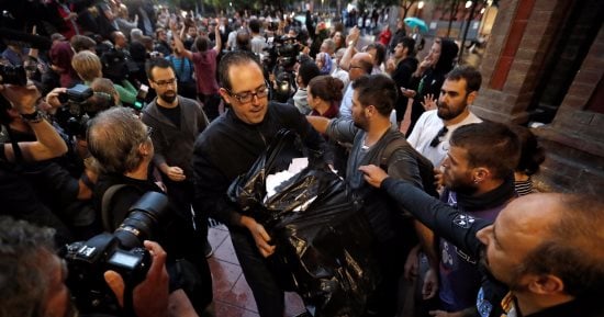 بث مباشر لاستفتاء انفصال إقليم كتالونيا عن إسبانيا