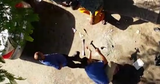 أهالى شارع سنجر سرور بباب الشعرية يشكون وضع أصحاب المحلات حواجز أسمنتية