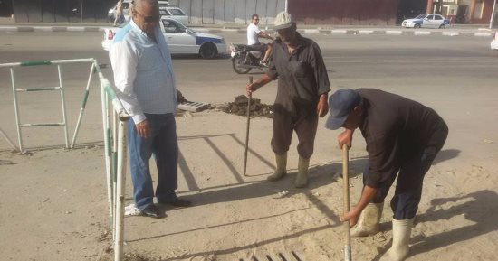 بالصور.. حملة لتطهير بالوعات الأمطار استعدادا لموسم الشتاء بضواحى بورسعيد