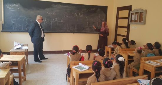 وكيل "تعليم البحيرة" يحيل مدير مدرسة المحمودية للتحقيق لتغيبه عن العمل