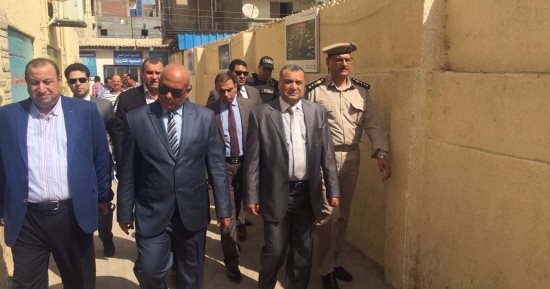 بالصور .. مساعد وزير الداخلية لمنطقة غرب الدلتا يتفقد مرور دمنهور