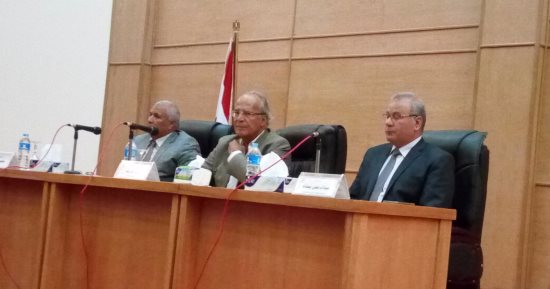 بالصور.. وزير التنمية المحلية يشهد مؤتمر الجهاز التنفيذى بالوادى الجديد