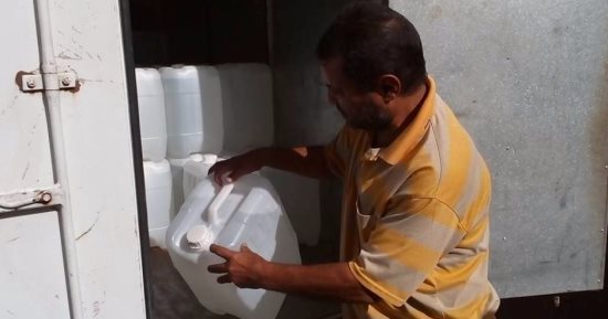 مباحث تموين الإسماعيلية تضبط 85 عبوة لمنظف مجهول المصدر