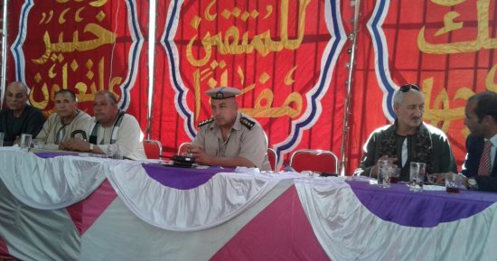 بالصور.. جلسة صلح عرفية تنهى خصومة ثأرية بين عائلتين بالمنيا