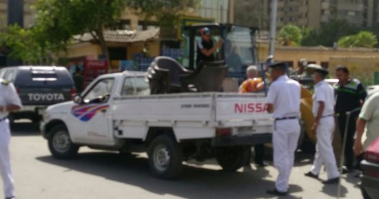 شرطة المرافق تواصل حملات الإزالة بـ13 منطقة بالعاصمة.. وضبط فرد خرطوش بائع