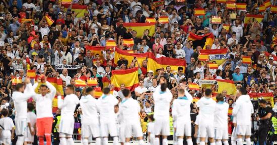 بالصور.. كيف ردت جماهير ريال مدريد على استفتاء كتالونيا