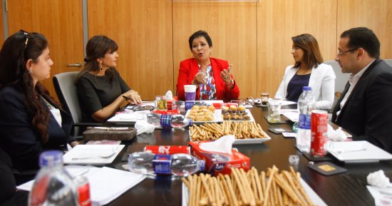 فى إطار حملة "اليوم السابع" للتوعية بسرطان الثدى.. النائبة أنيسة حسونة تروى تجربتها مع المرض.. تلقيت الخبر بالصدمة ثم تعايشت وأصبحت أقوى وأكثر إدراكا للوقت.. ونصيحتى لكل مريضة متخفيش ومتحسيش بالذنب والتقصير