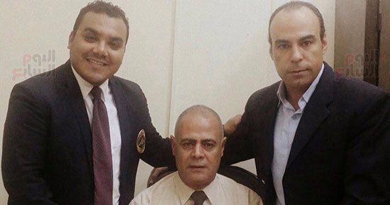 بالصور.. جمارك المطار تضبط راكبا قادما من إيطاليا بحوزته 700 قرص ترامادول