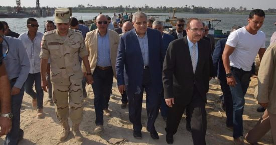 محلب يتفقد محور عدلى منصور فى بنى سويف