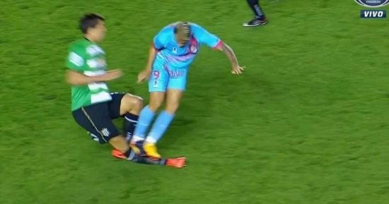 بالفيديو.. جزار يظهر فى ملاعب الدوري الأرجنتينى