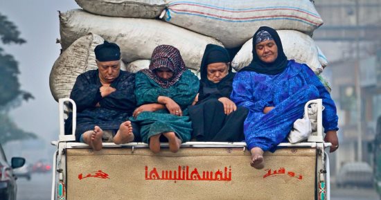 صورة اليوم .. معلق أنا على مشانق الصباح وجبهتى بالنوم محنية
