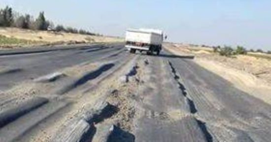 استغاثة من تهالك الطريق الصحراوى الغربى.. والمواطنون: يسبب حوادث يوميا