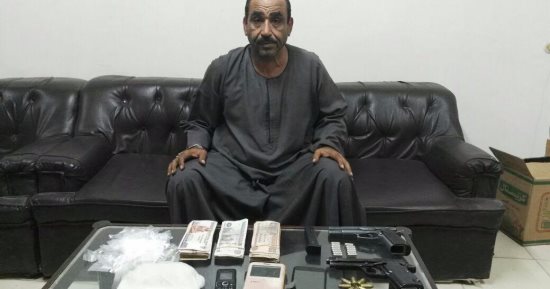 الإدارة العامة لمكافحة المخدرات بسوهاج تضبط نصف كيلو "شبو" بحوزة مدير شركة