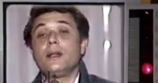 تداول فيديو نادر لمحمود عبد العزيز يقلد الدكتور مصطفى محمود