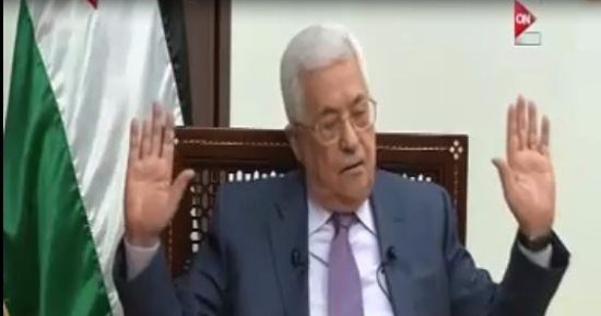 أبو مازن: مكتب مرسى شهد اتفاقية حماس وإسرائيل.. والأسلحة هُربت عبر الانفاق