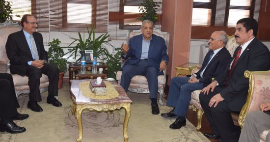 بالصور.. محلب والعصار يصلان بنى سويف لتفقد عدد من المشروعات
