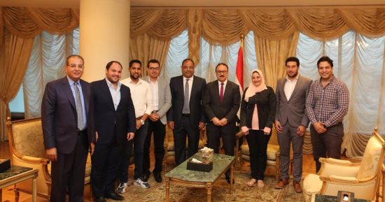وزير الاتصالات يستقبل رواد الأعمال المتأهلين للتصفيات النهائية لمبادرة "فيزا"