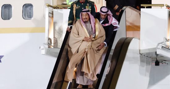 "جارديان": ولى العهد السعودى شاب طموح يغير ملامح سياسة المملكة الخارجية