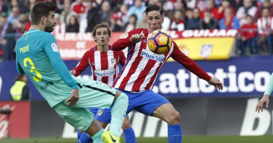 أتلتيكو مدريد يحرم برشلونة من دعم جماهيره فى قمة الليجا