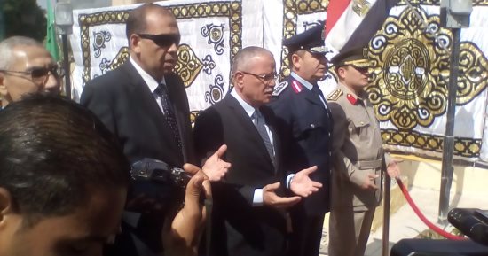بالصور.. محافظ المنيا: المصريون أكدوا قدرتهم على تجاوز الصعاب وقت المحن
