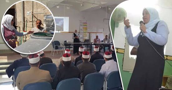 وكيلة وزارة الصحة بالبحر الأحمر  تواجه حمى الضنك ..دخلت أحد المساجد لتوعية الأهالى بالوقاية من الأمراض وتجتمع بالأئمة.. وتشارك فرق تطهير الخزنات ومكافحة العدوى بشوارع المدينة 