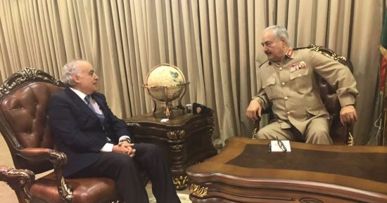 المبعوث الأممى لليبيا غسان سلامة يلتقى المشير حفتر فى مدينة بنغازى