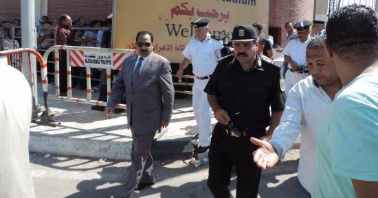 بالصور.. مدير أمن الإسكندرية يتفقد ستاد الإسكندرية خلال بيع تذاكر مباراة المنتخب