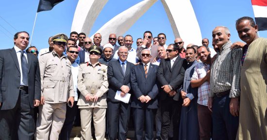 محافظ المنيا يفتتح ميدان الشهداء والسلام بمدخل مطاى وكوبري البهنسا ببني مزار