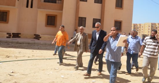 بالفيديو والصور.. محافظ قنا يتفقد أعمال إحلال وتجديد 3 مستشفيات  