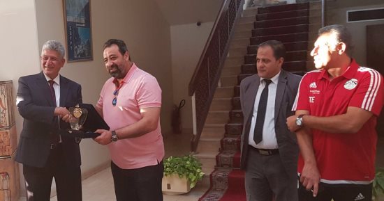 بالصور.. منتخب الشباب يلبى دعوة السفير المصرى فى عمان