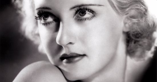 فى ذكراها الـ28.. بيت ديفيس مسيرة سينمائية حافلة و"نفسنة" فنية بلا حدود