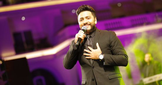 بالفيديو.. تامر حسنى يرد على شاب ضرب به المثل فى تحقيق حلمه