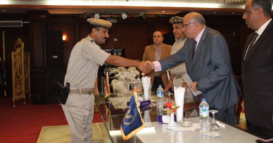 مدير أمن دمياط يكرم عددا من الضباط المتميزين