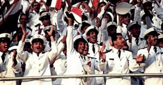 أحد أبناء دفعة 42 بحرية يتحدث لـ"اليوم السابع" عن لحظات تشجيع المنتخب بكأس العالم 1990.. هشام طلبة: كنا فى رحلة تدريبية ضمت 4 دول.. ويؤكد: ظهورنا المشرف دفع القيادة العامة لتغيير برنامج التدريب لدعم اللاعبين