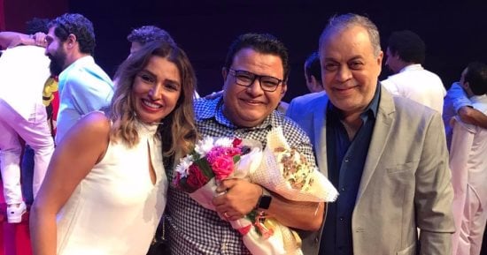 أشرف زكى وروجينا ومفيد فوزى وإدوارد وهالة فاخر يشاهدون "سلم نفسك" 